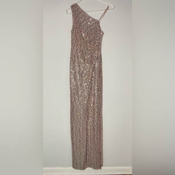NWT New Aidan by Aidan Mattox One Shoulder Sequin Gown Size 2 - Picture 6 of 11